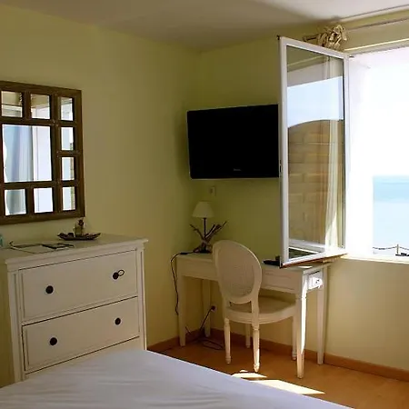 La Maison Sur L'eau Szálloda 4*