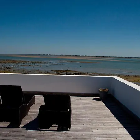 Szálloda La Maison Sur L'eau Barbâtre