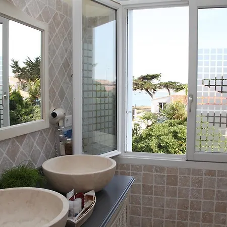 Szálloda La Maison Sur L'eau