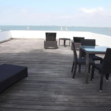 Szálloda La Maison Sur L'eau Barbâtre