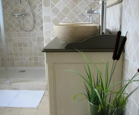 La Maison Sur L'eau 4*