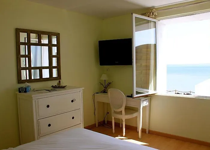 La Maison Sur L'eau Hotel 4*