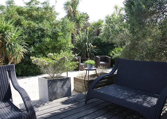 Hotel La Maison Sur L'eau 4*