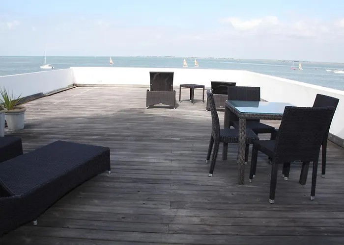 Hotel La Maison Sur L'eau Barbatre