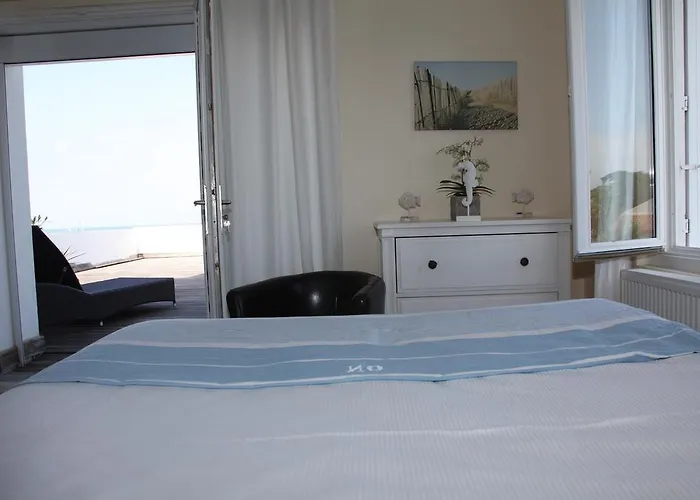 Hotel La Maison Sur L'eau 4*