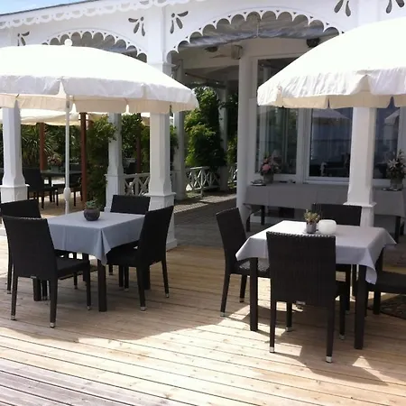 La Maison Sur L'eau Hotel