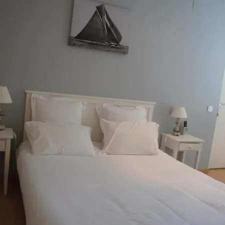 La Maison Sur L'eau 4*