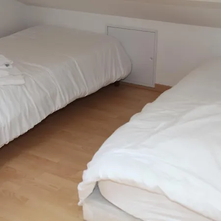 Hotel La Maison Sur L'eau 4*