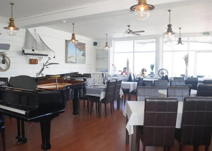 Hotel La Maison Sur L'eau 4*