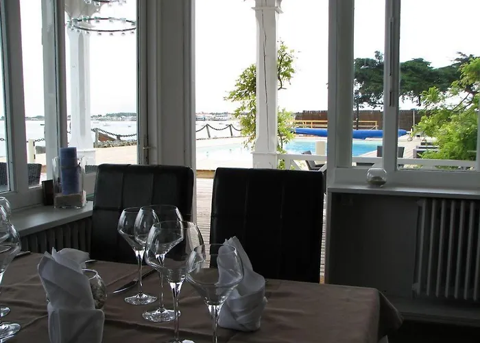 La Maison Sur L'eau 4*