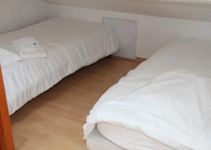 Hotel La Maison Sur L'eau 4*