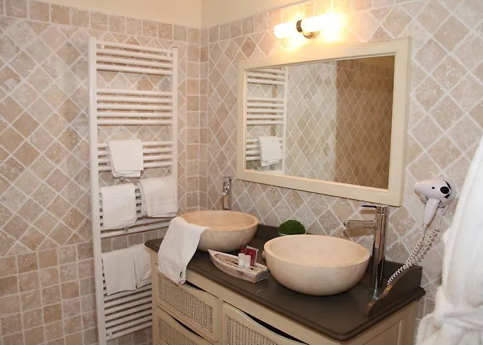 Hotel La Maison Sur L'eau Barbâtre