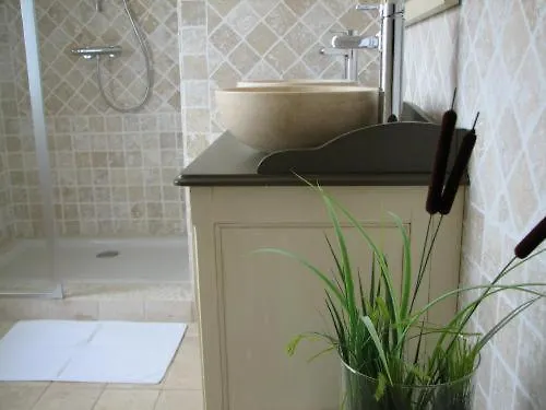 La Maison Sur L'eau 4*